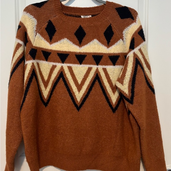 Aztec Print Sweater - Picture 2 of 7